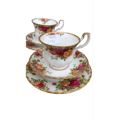 591 - 18 PIECE OLD COUNTRY ROSE TEA SERVICE