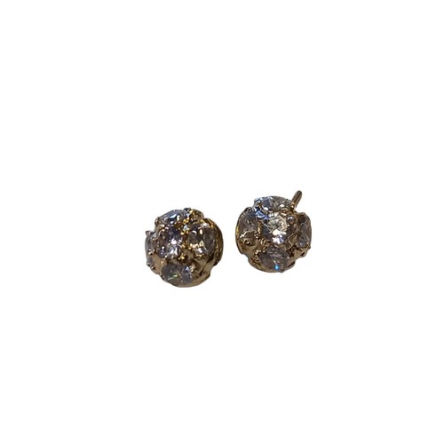 495 - A PAIR OF 9ct GOLD EARRINGS