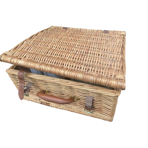 17 - A PICNIC HAMPER