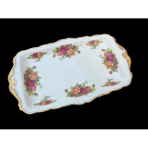 32 - OLD COUNTRY ROSE SANDWICH PLATE AND 4 SHAPED DISHES