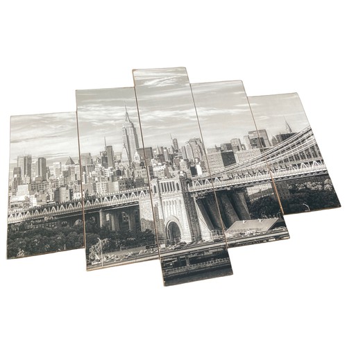 59 - 2 AMERICAN CITY SCENE PICTURES ON WOODEN BOARDS