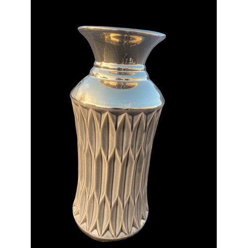 169 - A NEW GOLD AND GREY VASE IN RETRO STYLE