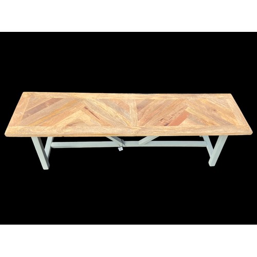 182 - A NEW NATURAL WOOD FINISH TOPPED BENCH SEAT WITH GREEN BASE 61.5X16