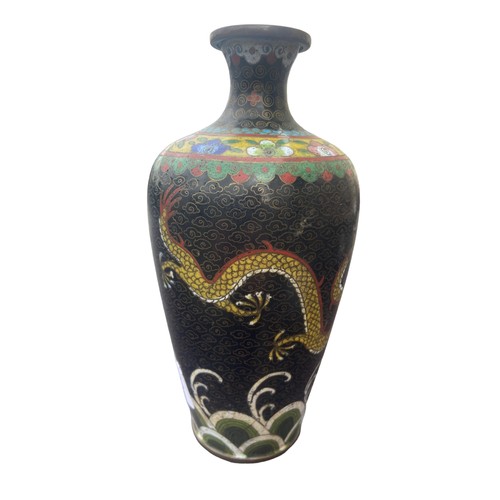 189 - A LOVELY CLOISONNE CHINESE VASE DISPLAYING DRAGONS APPROX 6.5