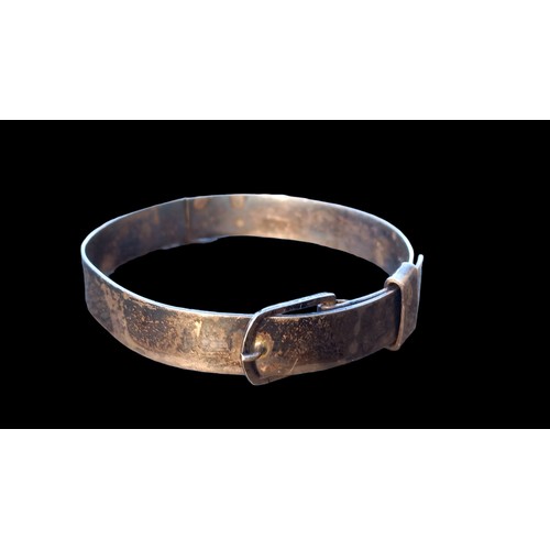 201 - 925 SILVER BANGLE IN THE FORM OF A BELT