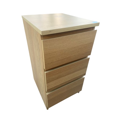 101 - OAK 3 DRAWER BEDSIDE