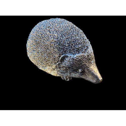 119 - A SILVER FINISHED HEDGEHOG ORNAMENT