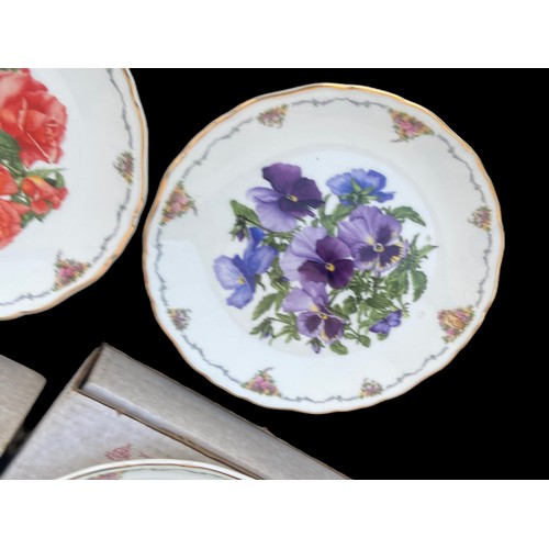 319 - 6 LIMITED EDITION ROYAL ALBERT FLOWER PLATES 3 OF WHICH BOXED WITH CERTIFICATES