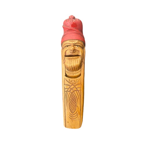 363 - A NOVELTY CARVED NUT CACKER