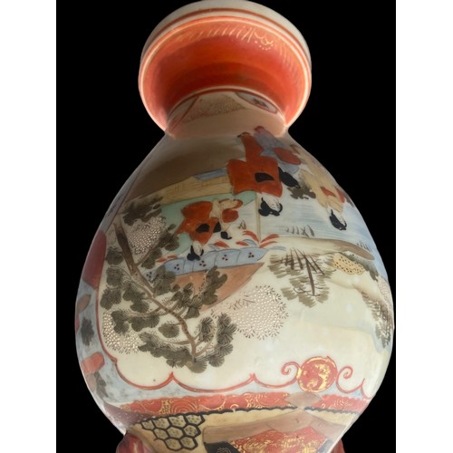 385 - A HAND PAINTED ORIENTAL VASE MARKINGS TO BASE