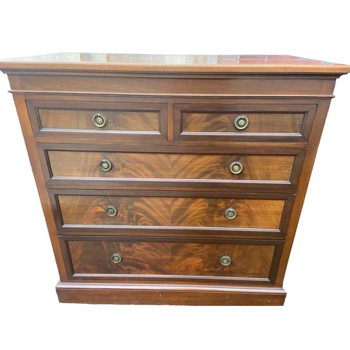 392 - AN ANTIQUE FLAME MAHOGANY 2 OVER 3 CHEST OF DRAWERS