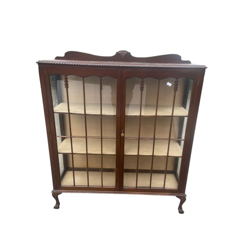 402 - A BEAUTIFUL QAUALITY 2 DOOR DISPLAY CABINET ON A BALL & CLAW FOOT