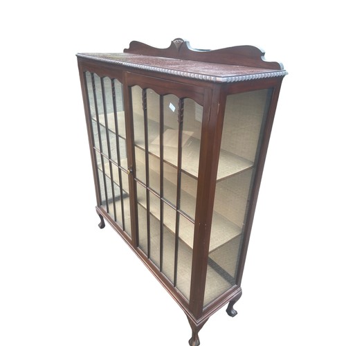 402 - A BEAUTIFUL QAUALITY 2 DOOR DISPLAY CABINET ON A BALL & CLAW FOOT