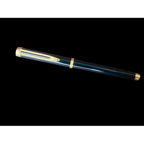 544 - A WATERMAN BLACK AN GOLD FOUNTAIN PEN