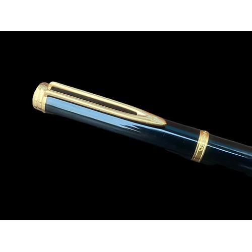 544 - A WATERMAN BLACK AN GOLD FOUNTAIN PEN