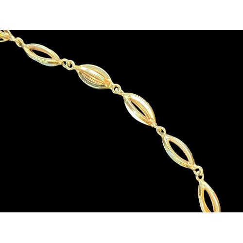 541 - A NEW 9ct GOLD OPEN OVAL LINK WITH LOBSTER CLASPS 8.0grm