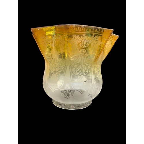 545 - AN ANTIQUE ETCHED YELLOW GLASS TULIP OIL LAMP SHADE