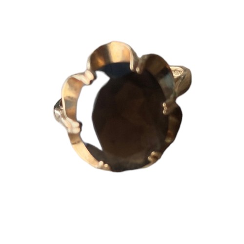 550 - 9ct GOLD SMOKEY QUARTZ RING SIZE M 3.2g