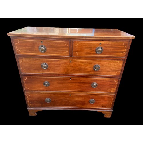 640 - A BEAUTIFULLY INLAID GEORGIAN MAHOGANY 2/3 CHEST OF DRAWERS