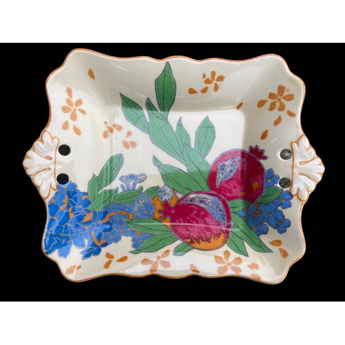 219 - A BEAUTIFUL HAND PAINTED SHAPED DOULTON PLATE 7x5