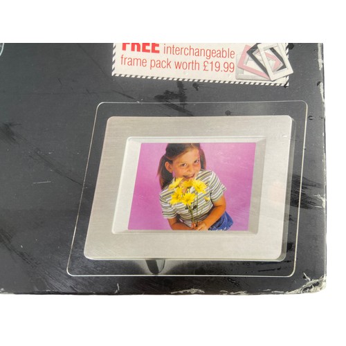 287 - A NEW BOXED DIGITAL PHOTOFRAME