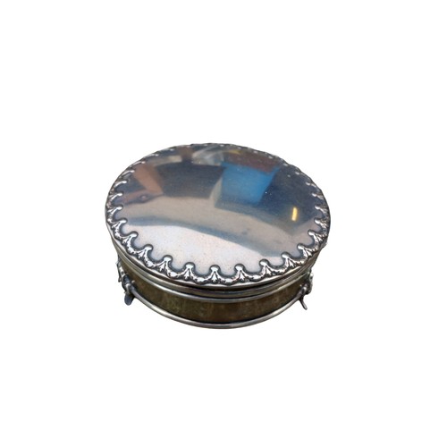 406 - A SILVER TRINKET BOX ON PAW FOOT