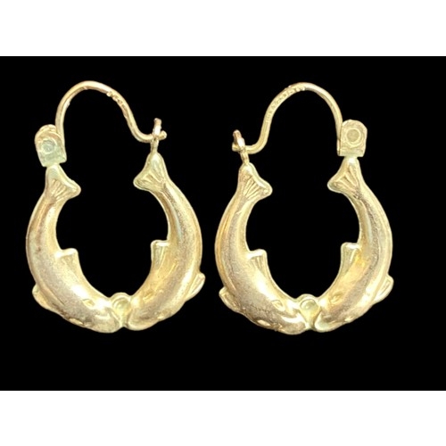 412 - A PAIR OF 9CT GOLD COY FISH EARRINGS