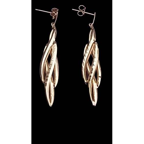 414 - A PAIR OF 9ct GOLD DROP OPEN STRAND EARRINGS 1.2grm