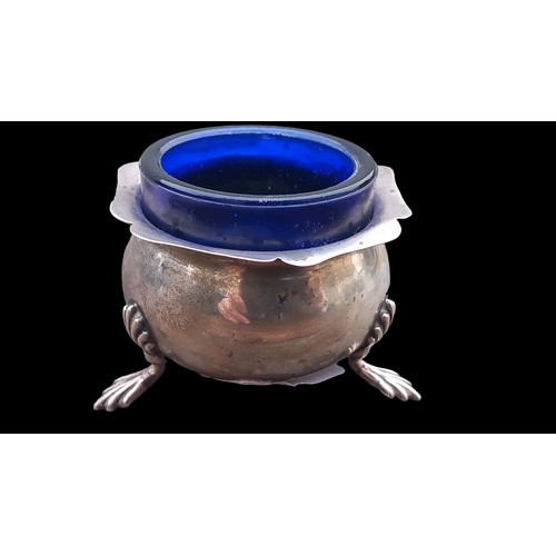 419 - A CHESTER SILVER SALT WITH BLUE GLASS LINER