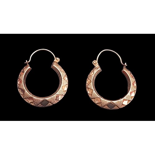 432 - A PAIR OF 9ct GOLD DREOLE STYLE HOOP EARRINGS