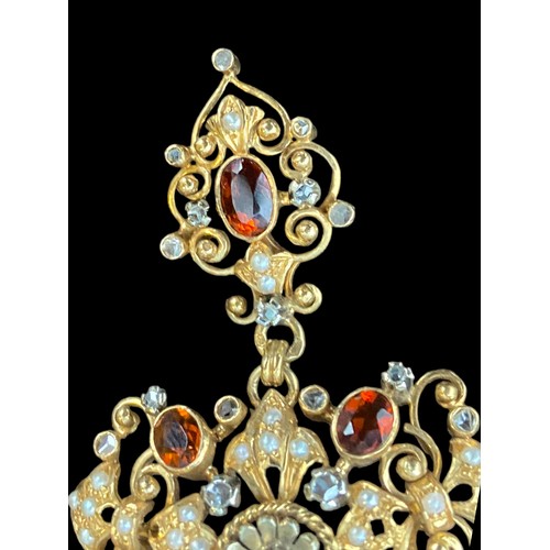 462 - A BROOCH/ PENDANT  ANTIQUE ,VERY DETAILED SET WITH DIAMONDS ,SEED PEARLS (2 MISSING) AND BROWN STONE... 