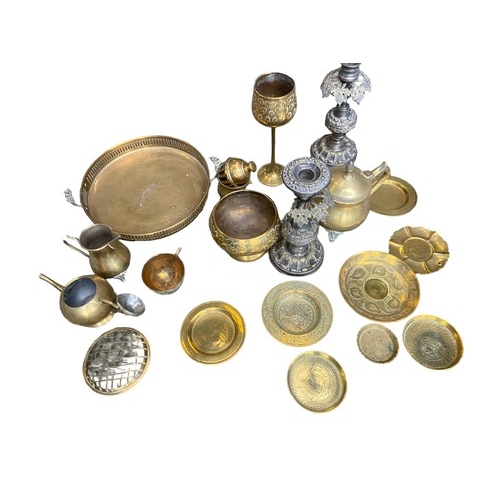 333 - A MIXED LOT OF BRASS