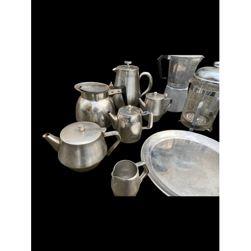 25A - LOT OF STAINLESS STEEL KITCHENWARE