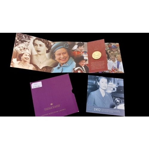 582 - ELIZABETH II GOLDEN JUBILEE COLLECTORS CROWN IN SLEEVE