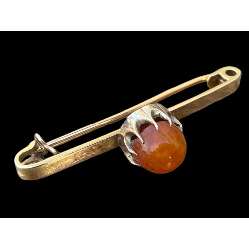 486 - A STUNNING HIGH QUALITY 15CT GOLD BROOCH SET WITH FIRE OPAL WEIGHS 6.2