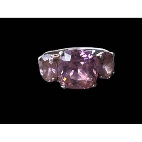 548 - A PINK CRYSTAL RING