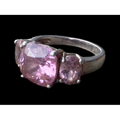 548 - A PINK CRYSTAL RING