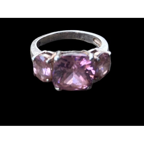 548 - A PINK CRYSTAL RING