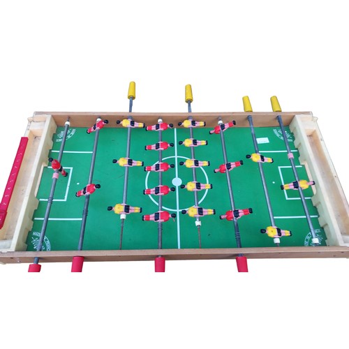 73 - A VINTAGE TABLE TOP FOOTBALL GAME