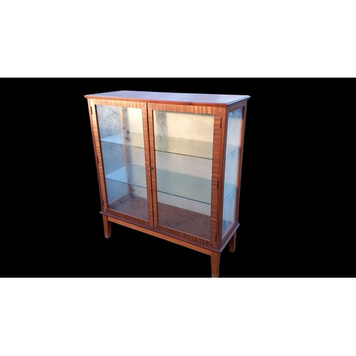 98 - RETRO DISPLAY CABINET (GLASS CRACKED) 37x42