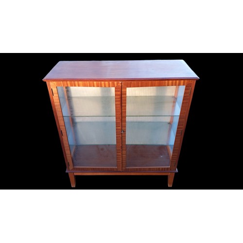 98 - RETRO DISPLAY CABINET (GLASS CRACKED) 37x42