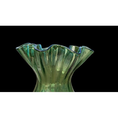 138 - A MID CENTURY GREEN GLASS VASE 7