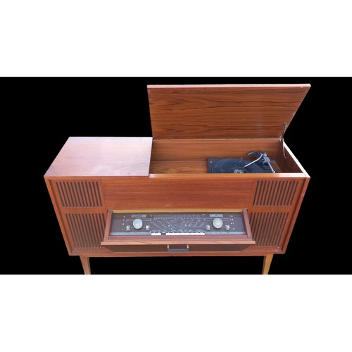 154 - LOEWE OPTA RETRO TEAK RADIOGRAM