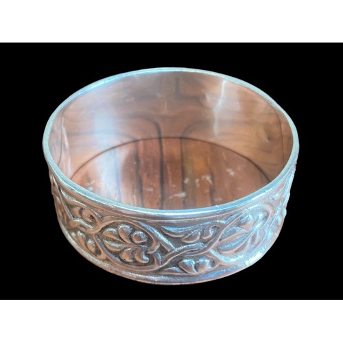 408 - A STUNNING ORNATE BIRMINGHAM SILVER NAPKIN RING