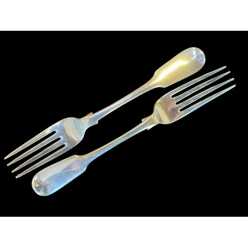 414 - A PAIR OF VICTORIAN EXETER FORKS DATED 1849 BY ROBERT WILLIAMS & SONS WEIGHS 77.73G