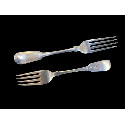 414 - A PAIR OF VICTORIAN EXETER FORKS DATED 1849 BY ROBERT WILLIAMS & SONS WEIGHS 77.73G