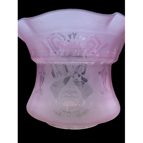 562 - AN ANTIQUE ETCHED RUBY OIL LAMP SHADE