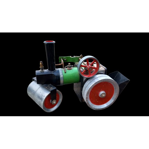 579 - A MAMOD STEAM ROLLER 11x7