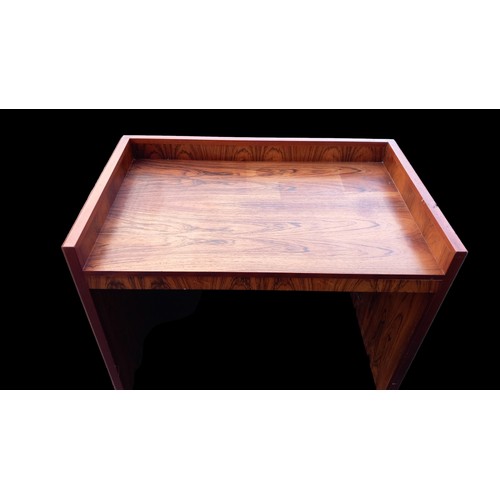 610 - A DESIGNER ROSEWOOD VINTAGE DESK 38 x 24 x 29