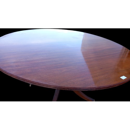 611 - ROUND REGENCY TILT TOP TABLE 54